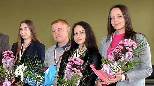 Студенти от Стопанския факултет на Тракийския университет са първенци на националното състезание „Европейско кенгуру 2024“