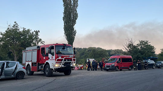 Продължава гасенето на пожара над Стара Загора