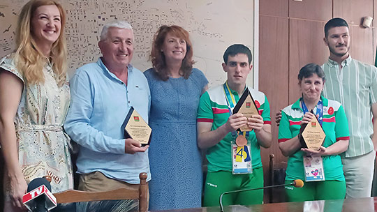 Община Стара Загора награди плакети и подаръци медалистите от Спешъл Олимпикс