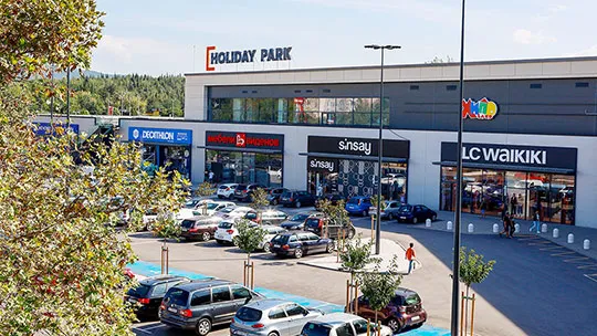 Обновеният търговски комплекс Holiday Park Стара Загора отваря врати