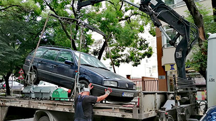 Принудително премахнаха 9 автомобила в Стара Загора, излезли от употреба