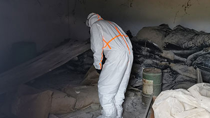 Унищожават изоставени пестициди