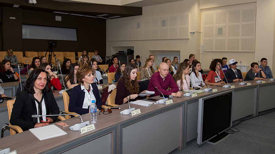 Младежи предлагат да се направи карта на опасните за селфита зони