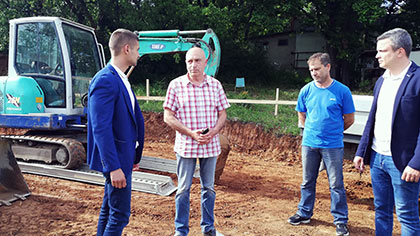 Депутати от ГЕРБ дариха средства за храма в Старозагорските бани