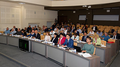 Ремонтират покритата лекоатлетическа писта в Стара Загора