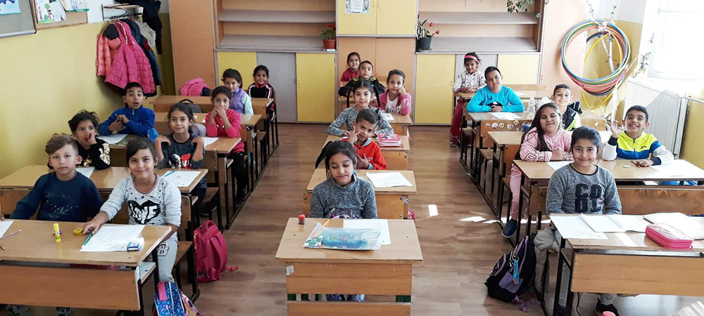 Празнично посрещане на новата учебна година в Мъглиж