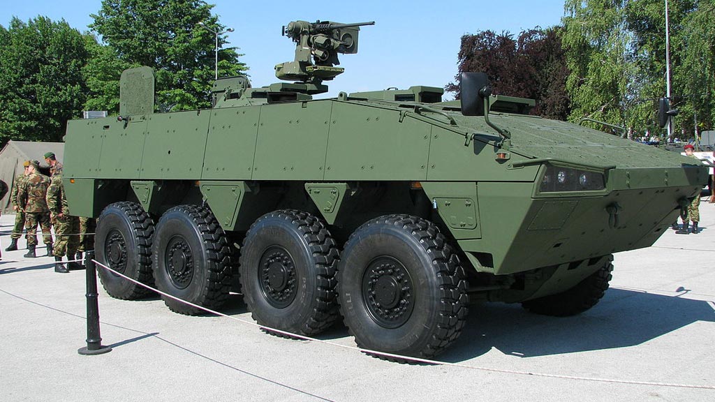 За първи път у нас показват амфибийните способности на бойната машина Patria AMV