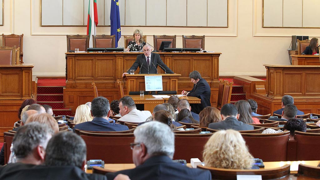 Парламентът прие промени в Кодекса на труда, насочени срещу неизплащането на заплати от страна на работодатели
