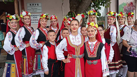 Традиционният Празник на гроздето събра жители и гости в село Елхово