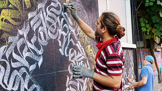 „Графити в парка“: графити артисти рисуват в парк „Артилерийски“ в Стара Загора