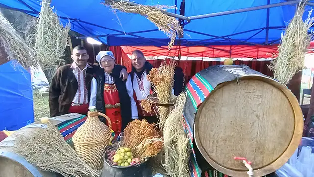 Седемнадесети Празник на пелина в Змейово отличи най-добрите майстори