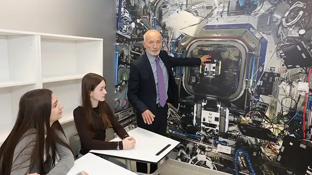 център за космически науки и технологии в Стара Загора