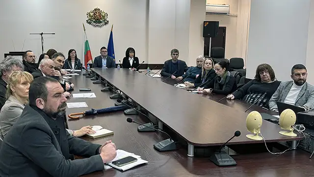 Областната комисия по заетост съгласува държавния план-прием за учебната 2026/2027 г.