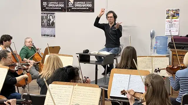 Росен Гергов дирижира