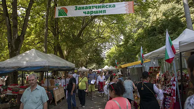 Съборът „Богородична стъпка“ събира фолклор и занаяти в Старозагорските бани