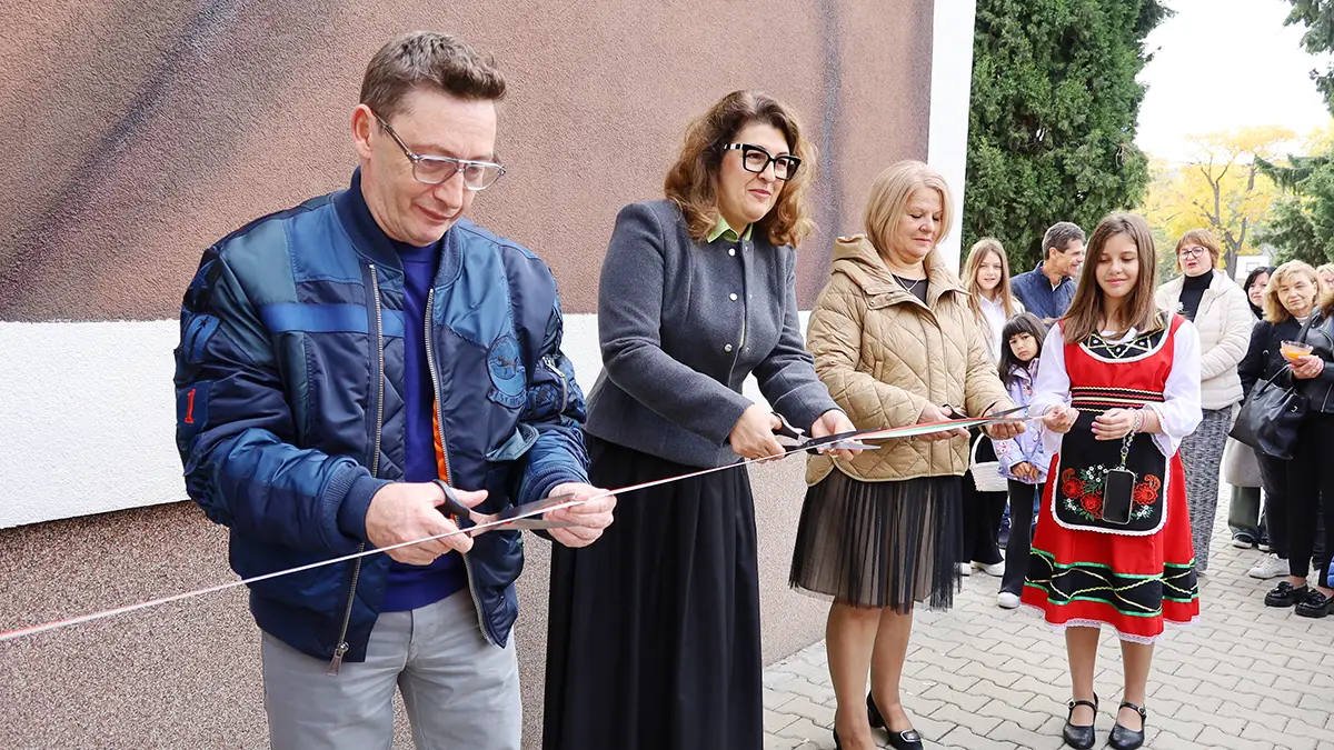 рязане на лента с Оливие Ришар Ханчев